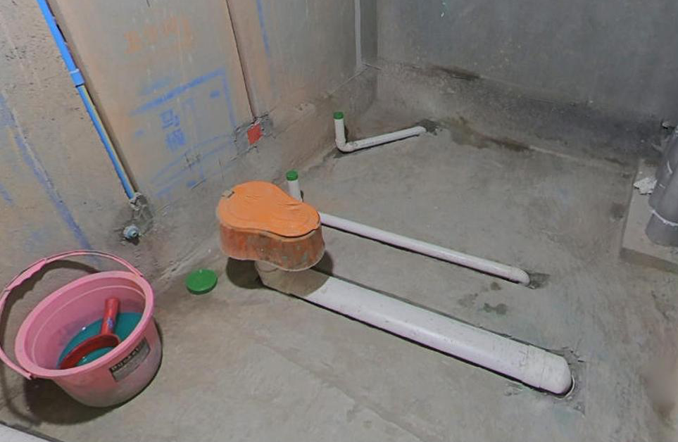 马桶移位要采用专用移位器。