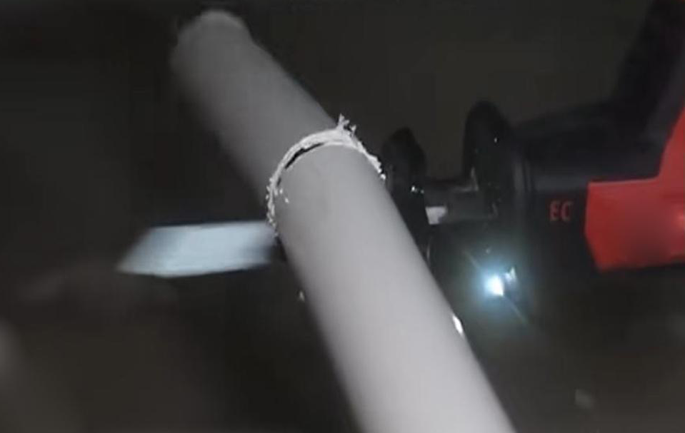 管道切割要修边无毛刺。