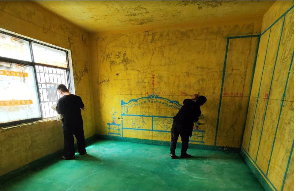 采用轻钢龙骨吊顶